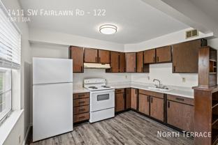 1411 Sw Fairlawn Rd #122 - Photo 1 of 1