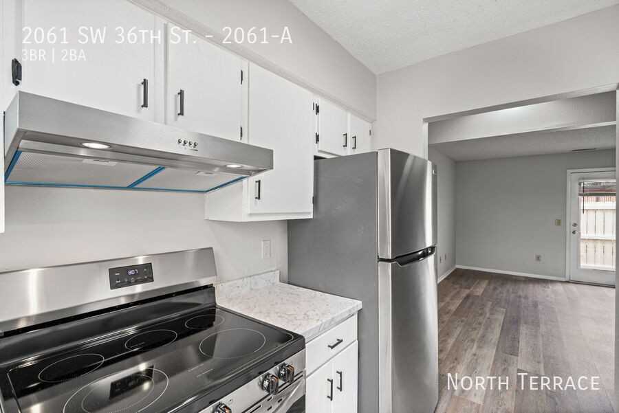 2061 Sw 36th St #2061A - Photo 2 of 27