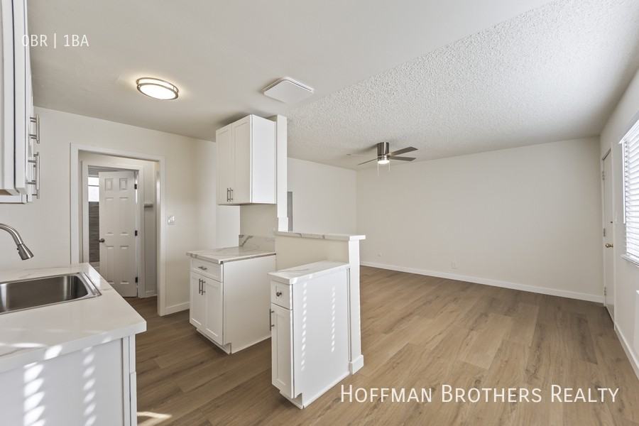 14232 Sylvan St #8 - Photo 4 of 12