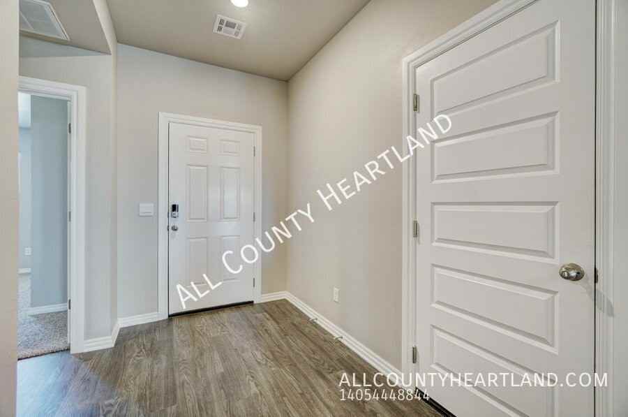 10512 Nw 26th St - Photo 2 of 12