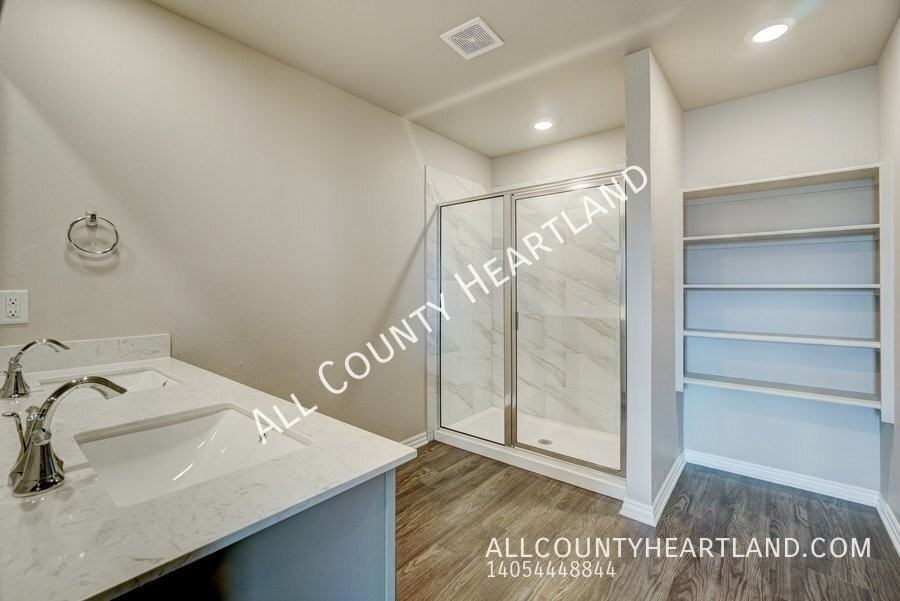 10512 Nw 26th St - Photo 7 of 12