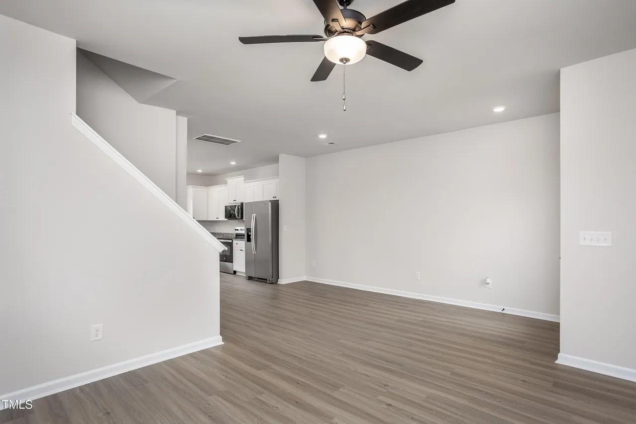 167 Seville Wy - Photo 4 of 19