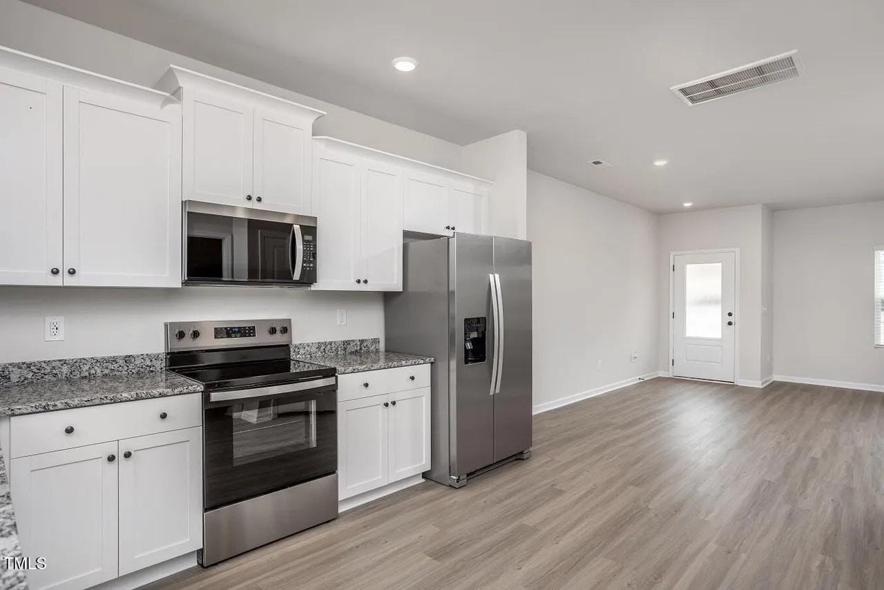 167 Seville Wy - Photo 7 of 19