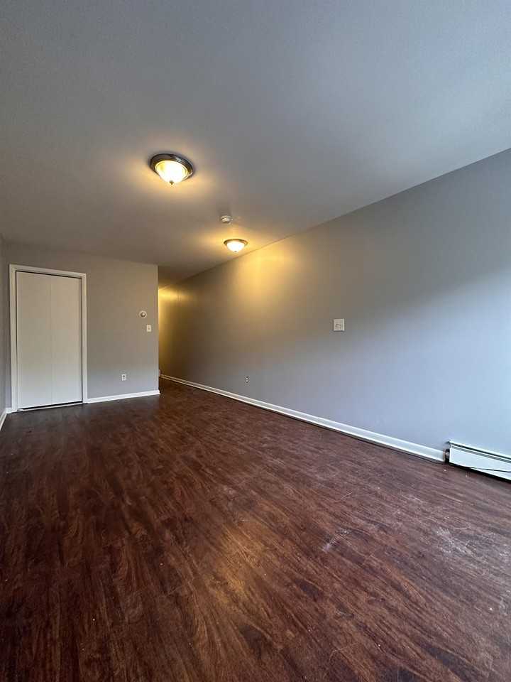311-323 Clinton Avenue - Photo 7 of 37