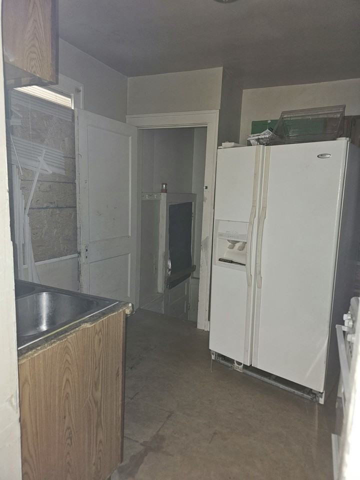 130 South Cleveland Street - Photo 3 of 13