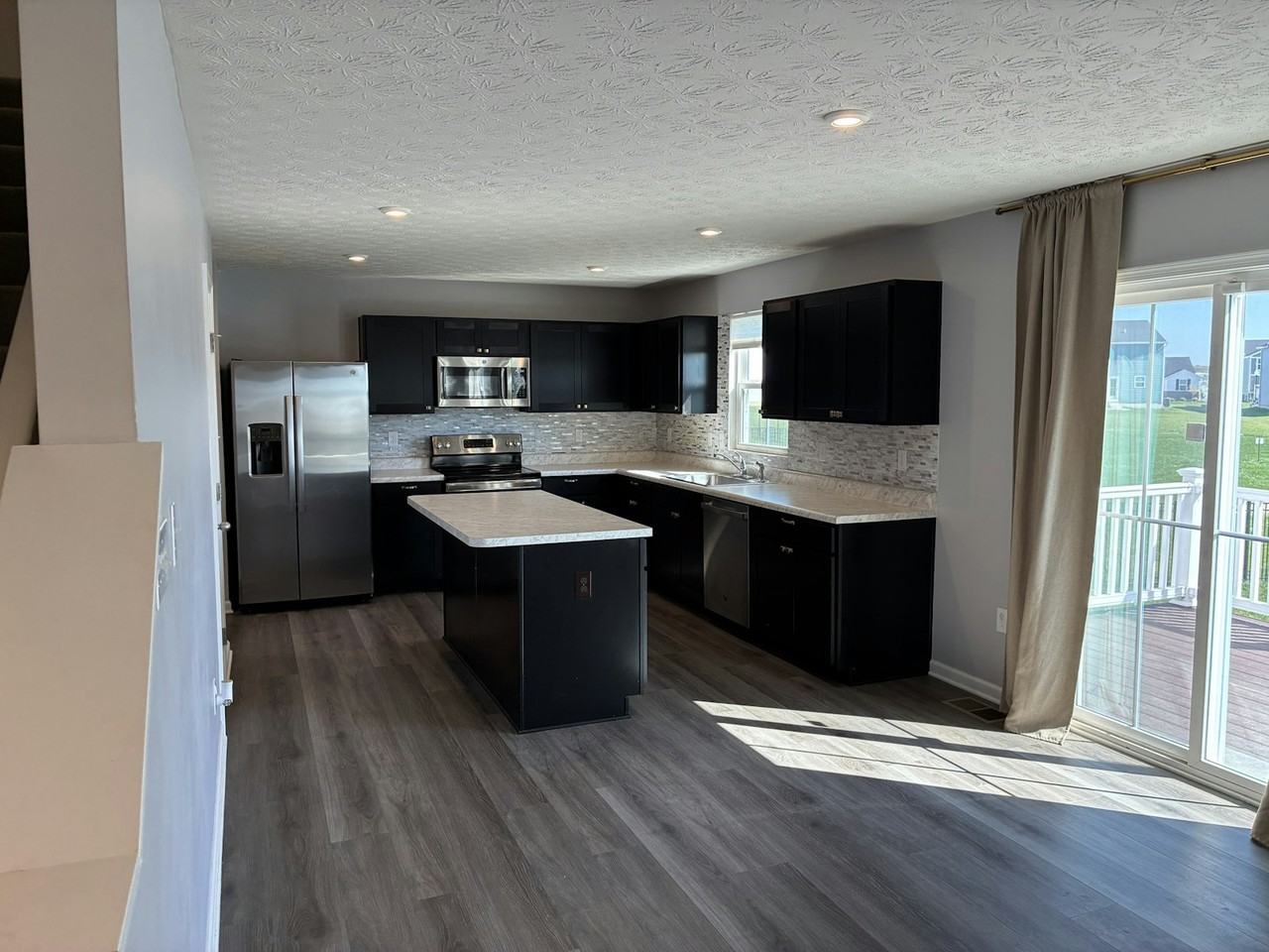 1550 Knights Way - Photo 4 of 22