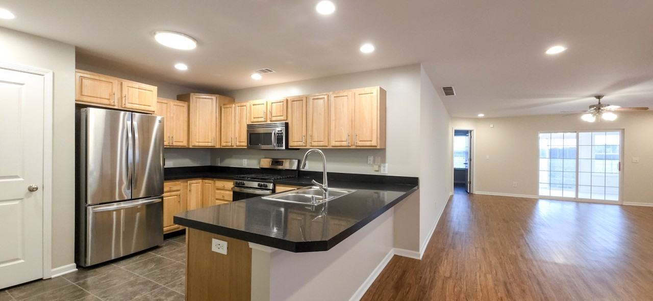 10557 Maine Drive - Photo 3 of 20