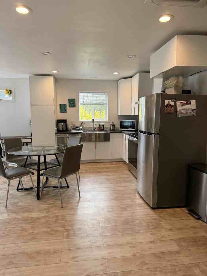 10183 SW Jefferson St - Photo 2 of 6