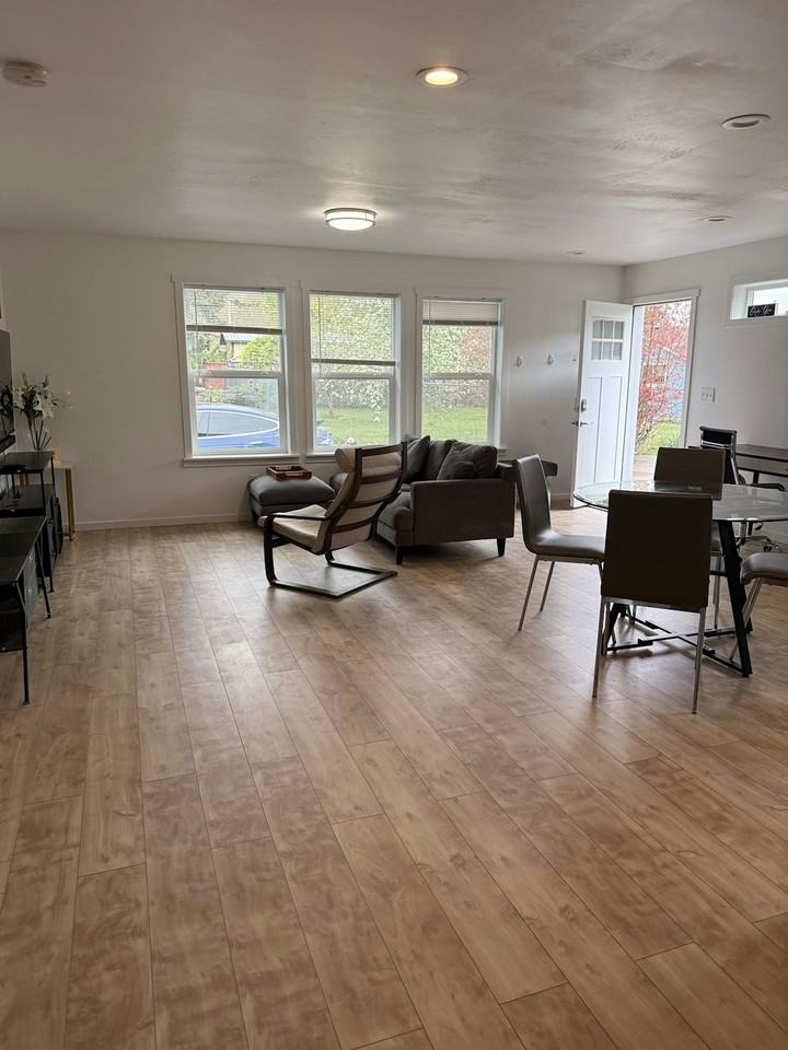 10183 SW Jefferson St - Photo 4 of 6