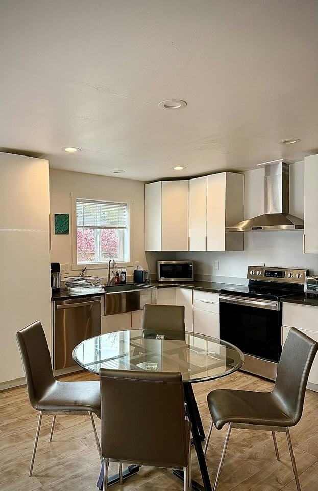 10183 SW Jefferson St - Photo 5 of 6