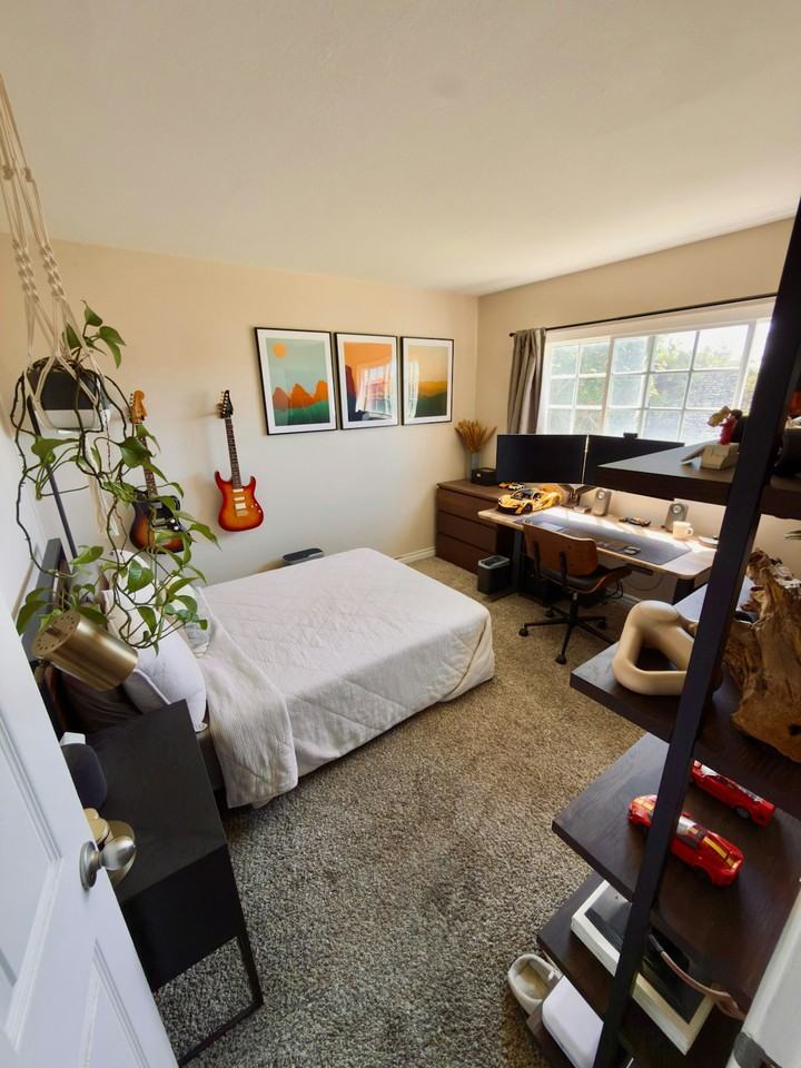 1059 Presidio Drive - Photo 2 of 11