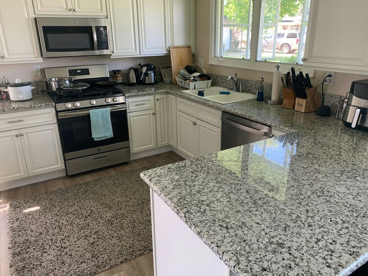 1059 Presidio Drive - Photo 3 of 11