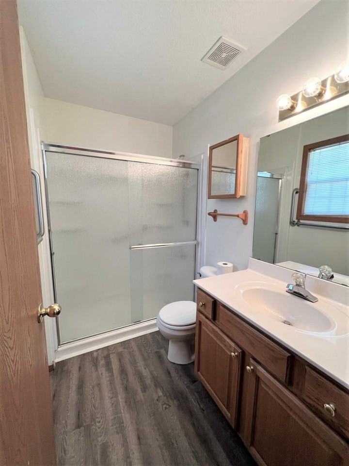 125 West Wade Street - Photo 2 of 12