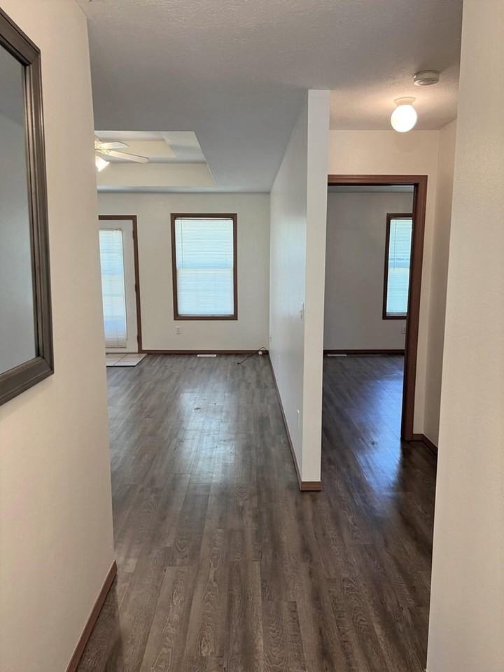 125 West Wade Street - Photo 5 of 12