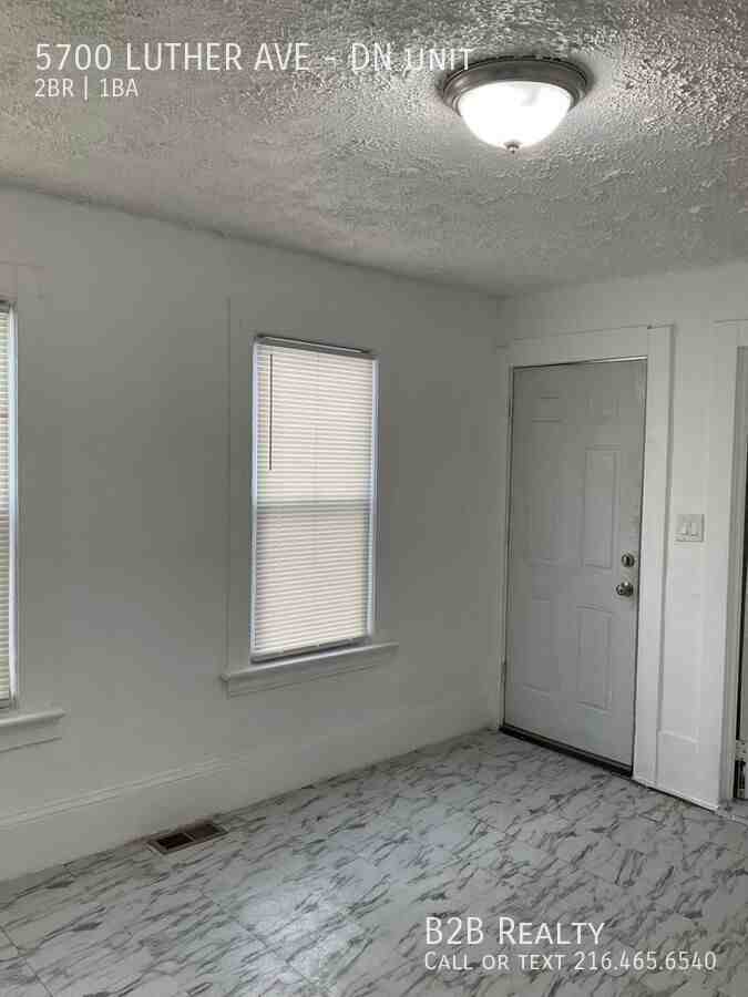 5700 Luther Ave - Photo 3 of 28