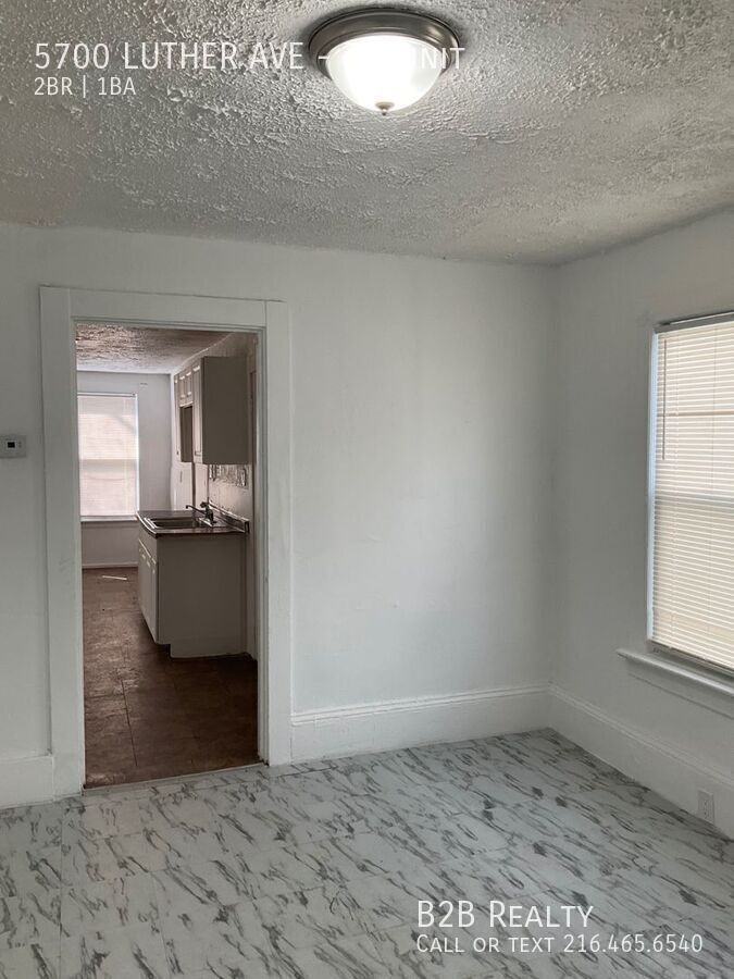 5700 Luther Ave - Photo 5 of 28