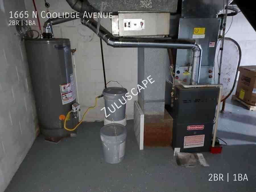 1665 N Coolidge Ave - Photo 5 of 24