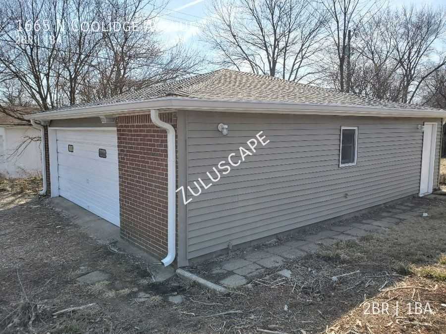 1665 N Coolidge Ave - Photo 7 of 24