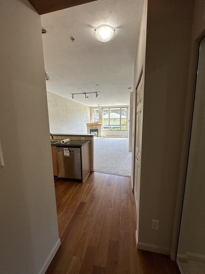 580 Raven Woods Dr - Photo 2 of 13