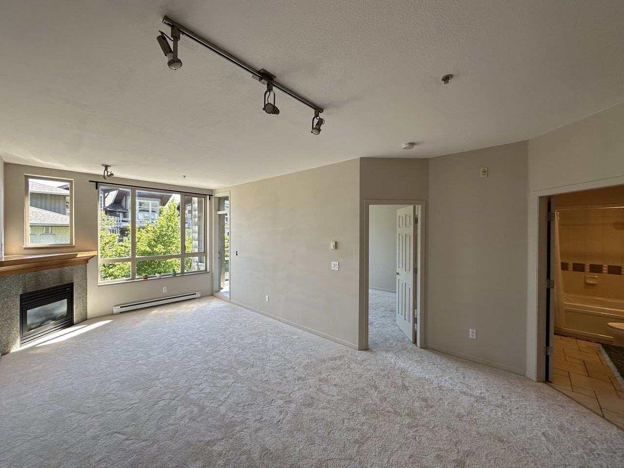 580 Raven Woods Dr - Photo 4 of 13