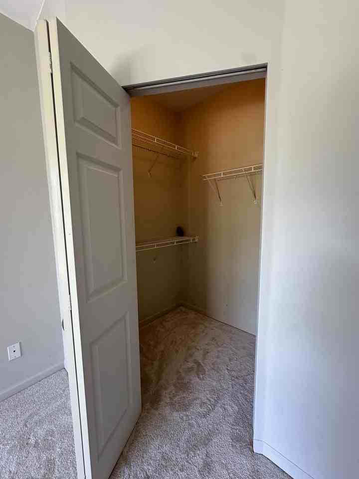 580 Raven Woods Dr - Photo 7 of 13