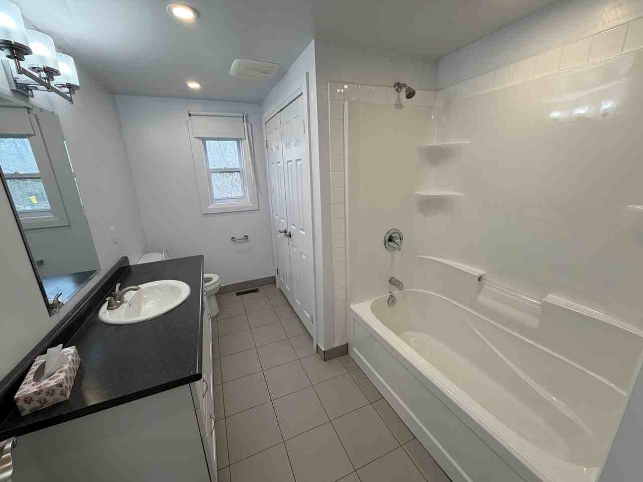 1115 Lakeshore Rd E - Photo 3 of 5