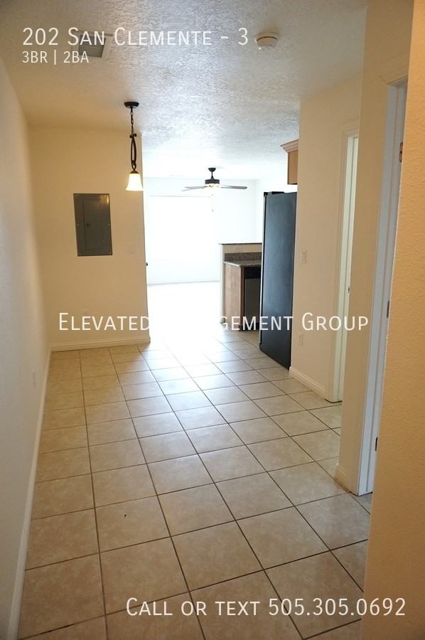 202 San Clemente Ave Nw #3 - Photo 4 of 19