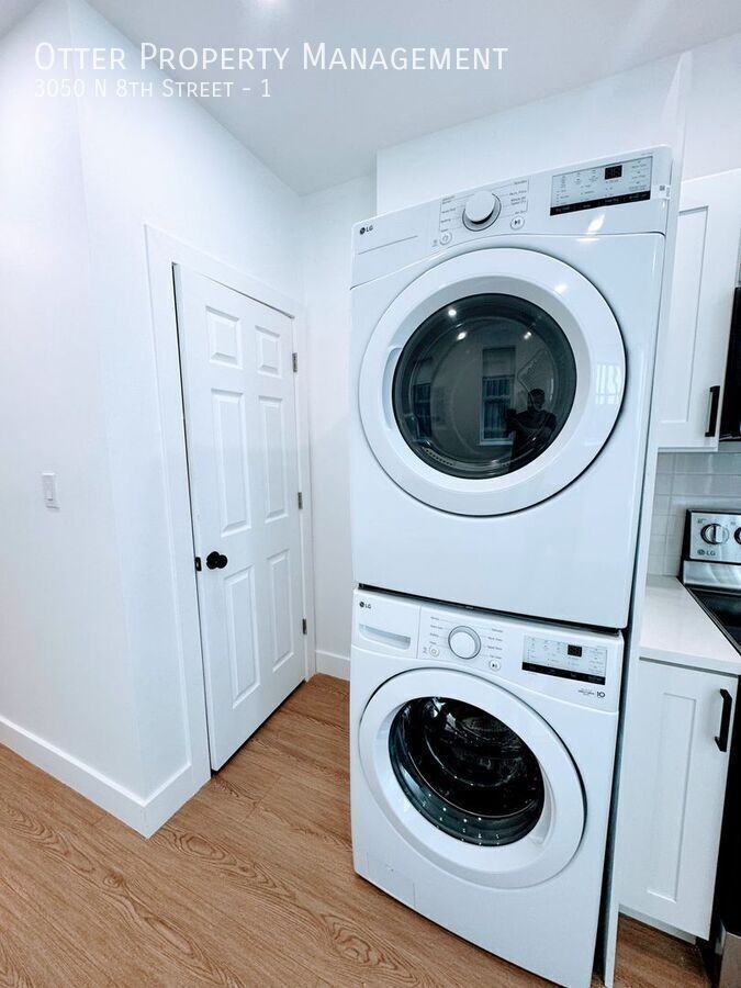 3050 N 8th St #1 - Photo 5 of 25