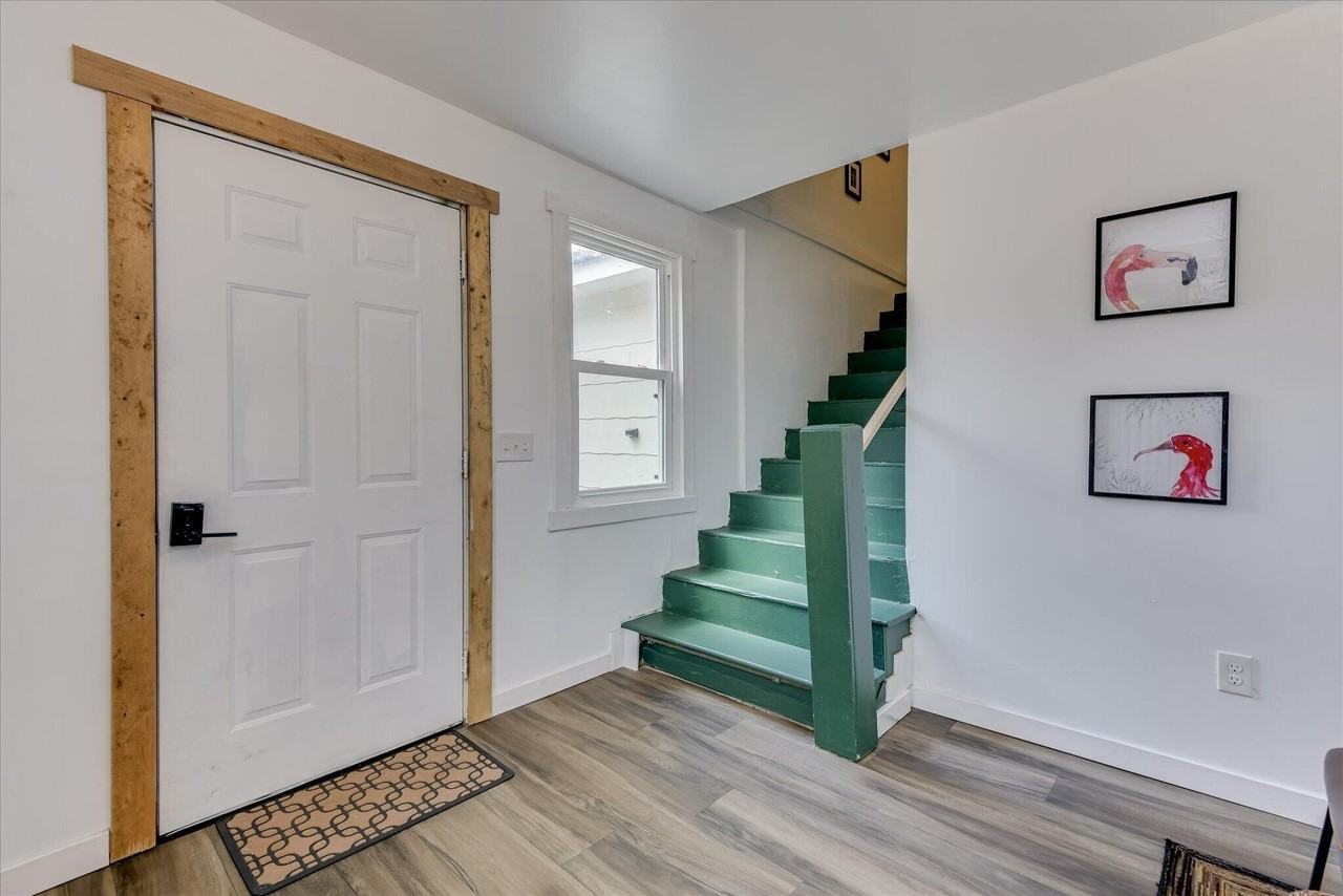 1532 Colleton Ave Se - Photo 2 of 17