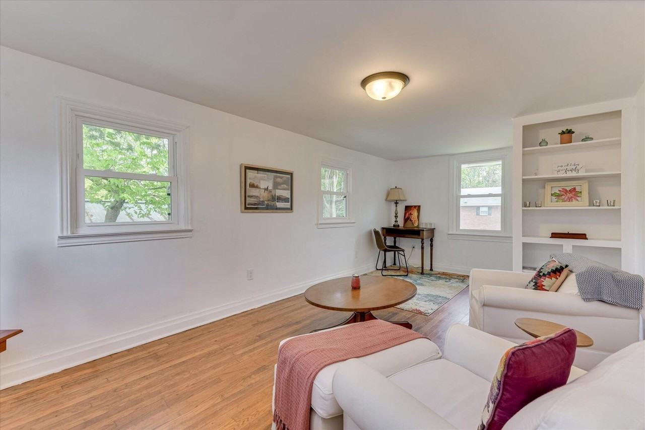 1532 Colleton Ave Se - Photo 5 of 17