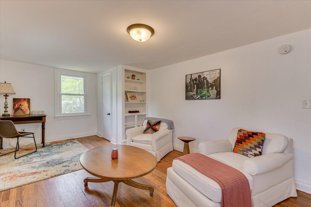 1532 Colleton Ave Se - Photo 6 of 17