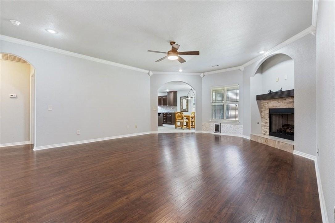 6210 S 38th St - Photo 2 of 19