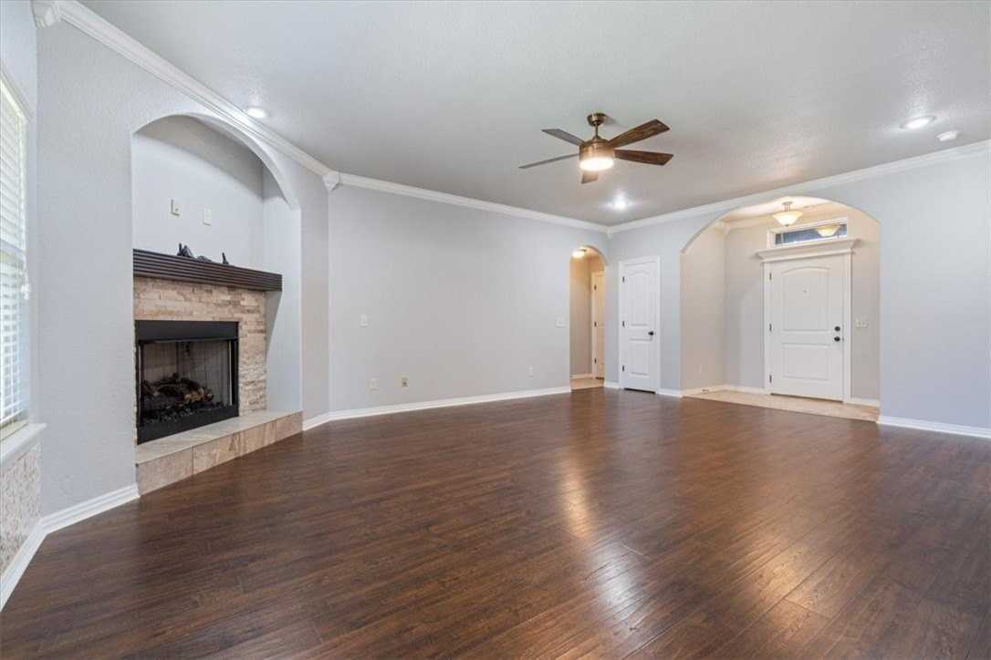 6210 S 38th St - Photo 4 of 19