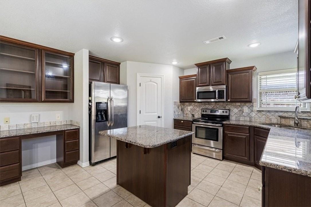 6210 S 38th St - Photo 6 of 19