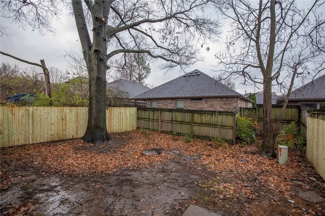 221 E Adobe St - Photo 4 of 11