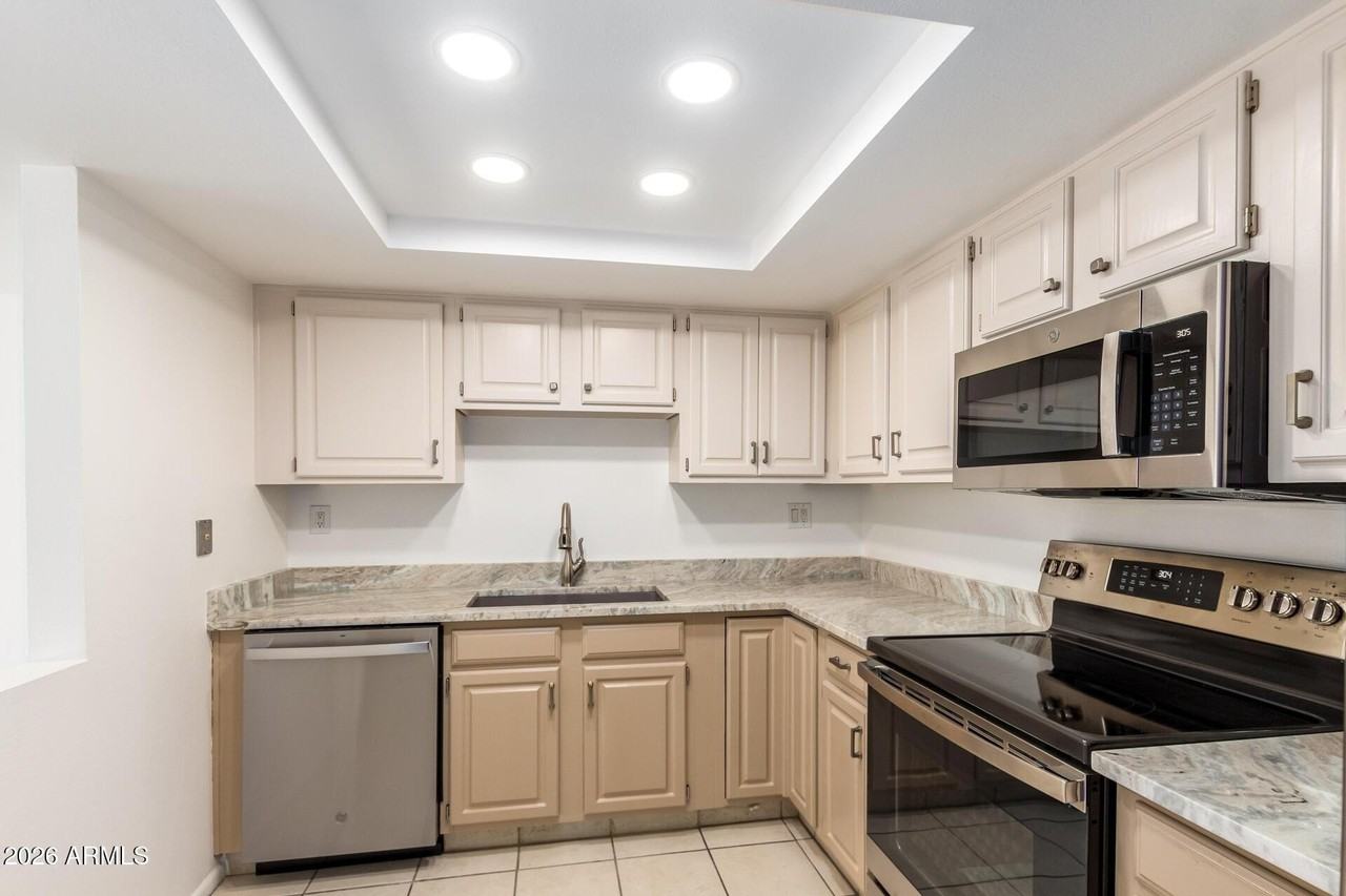 7840 E Camelback Rd #309