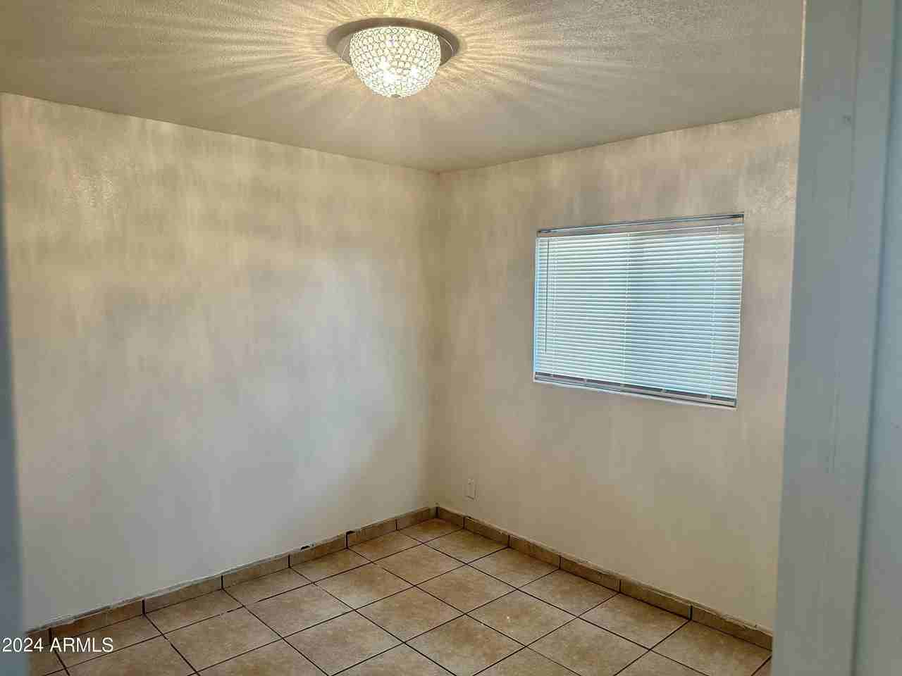 2033 W Madison St #1 - Photo 6 of 12