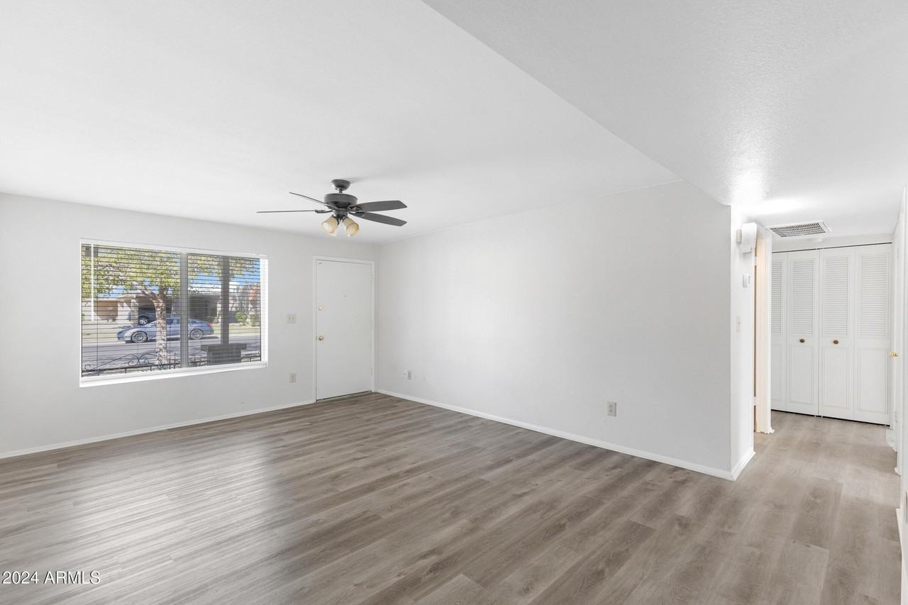 425 E Oxford Dr - Photo 6 of 19