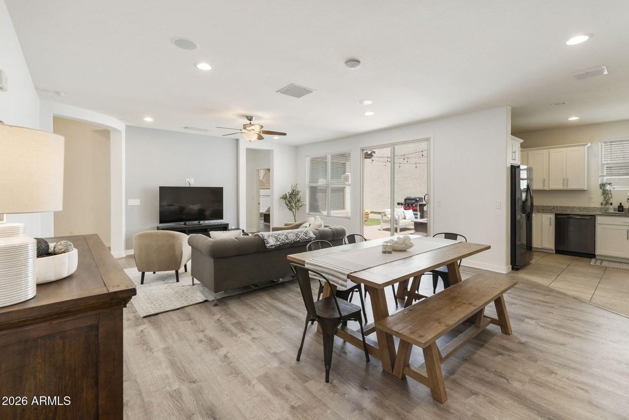 2930 N Raven - Photo 5 of 45