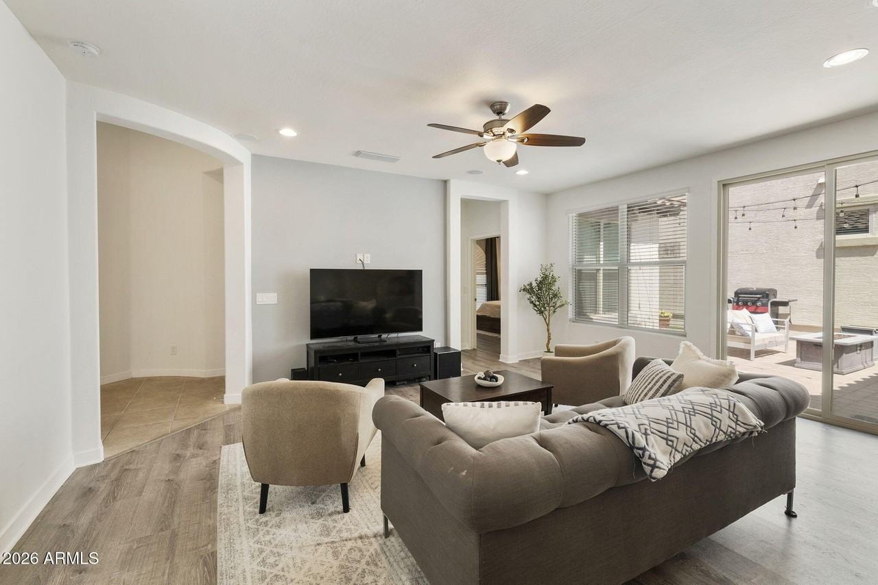 2930 N Raven - Photo 6 of 45