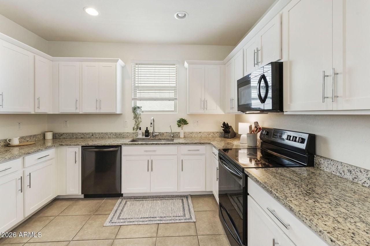 2930 N Raven - Photo 7 of 45