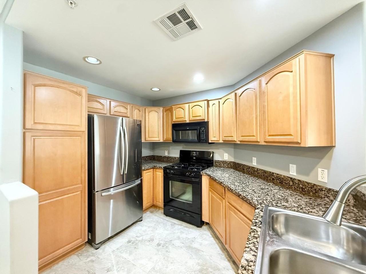 5450 E Deer Valley Dr #1006 - Photo 3 of 18