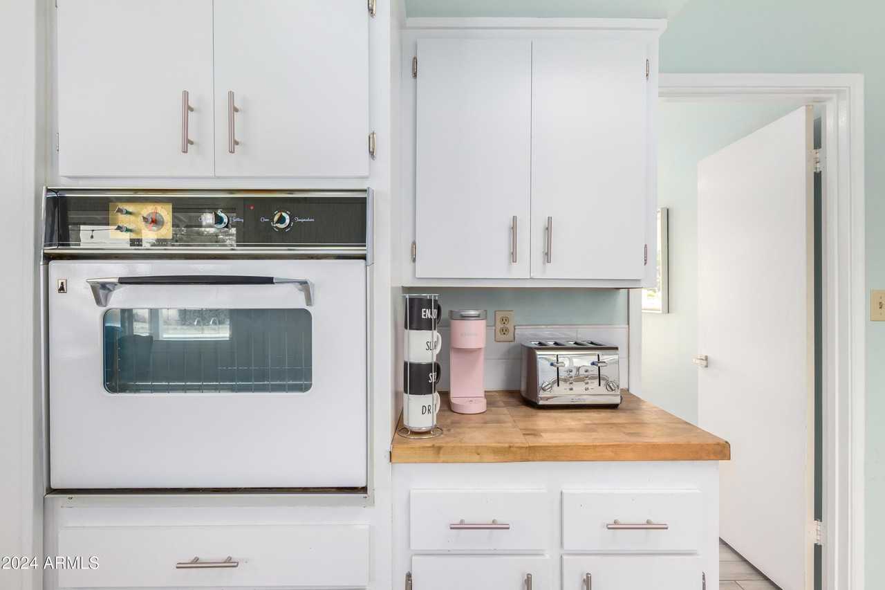 4428 W Laurie Ln - Photo 7 of 27