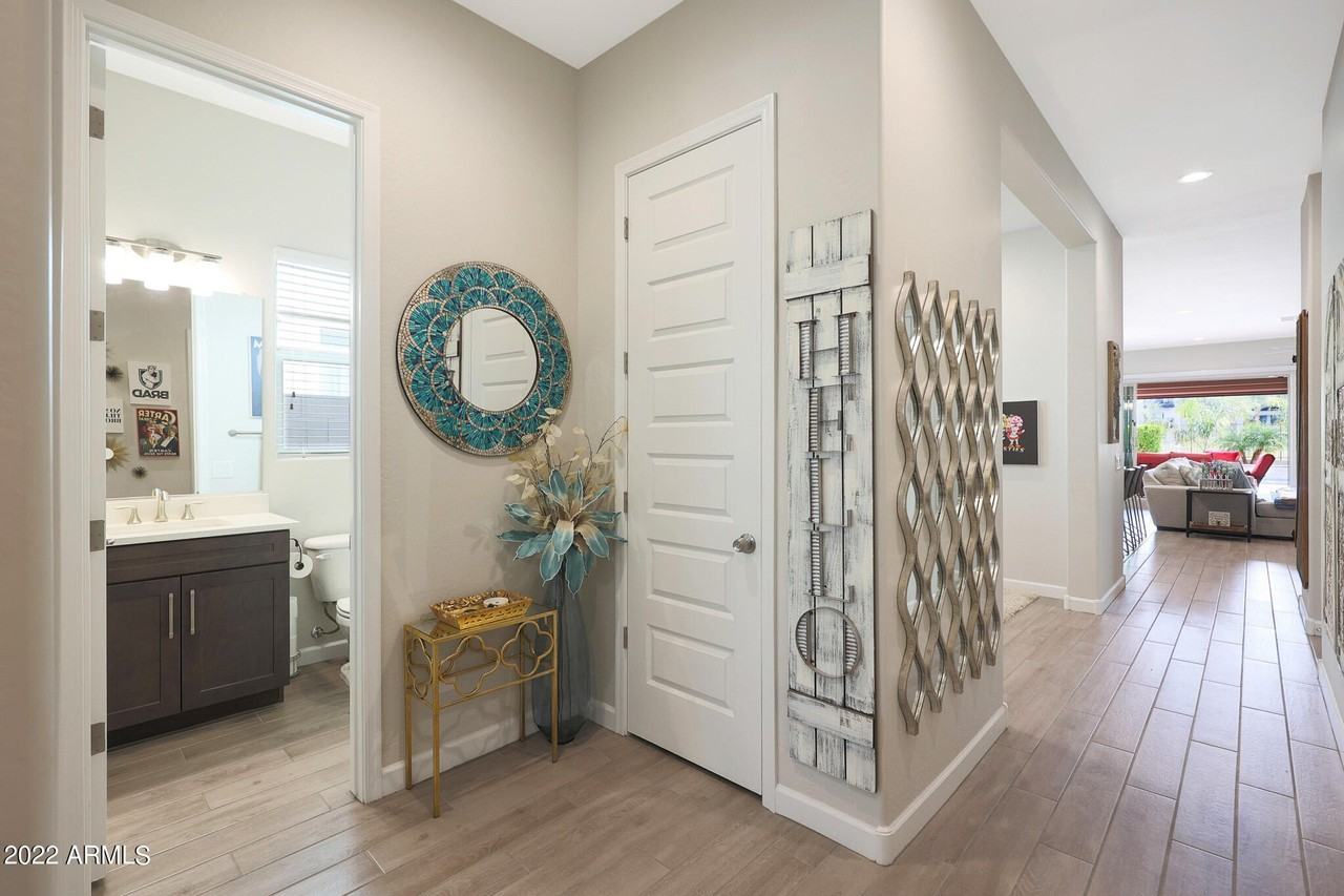 18233 N 66th Way - Photo 3 of 20