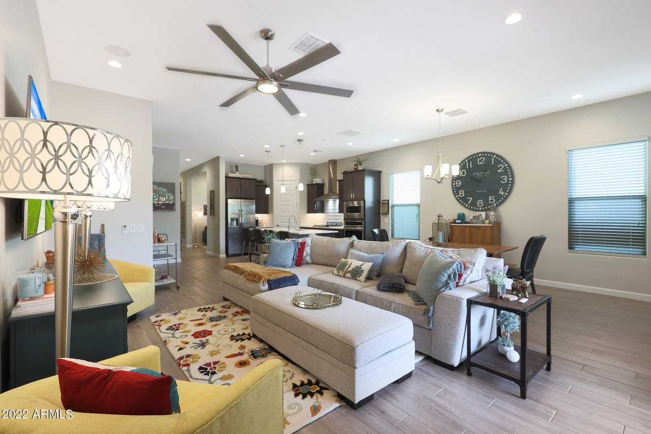 18233 N 66th Way - Photo 7 of 20