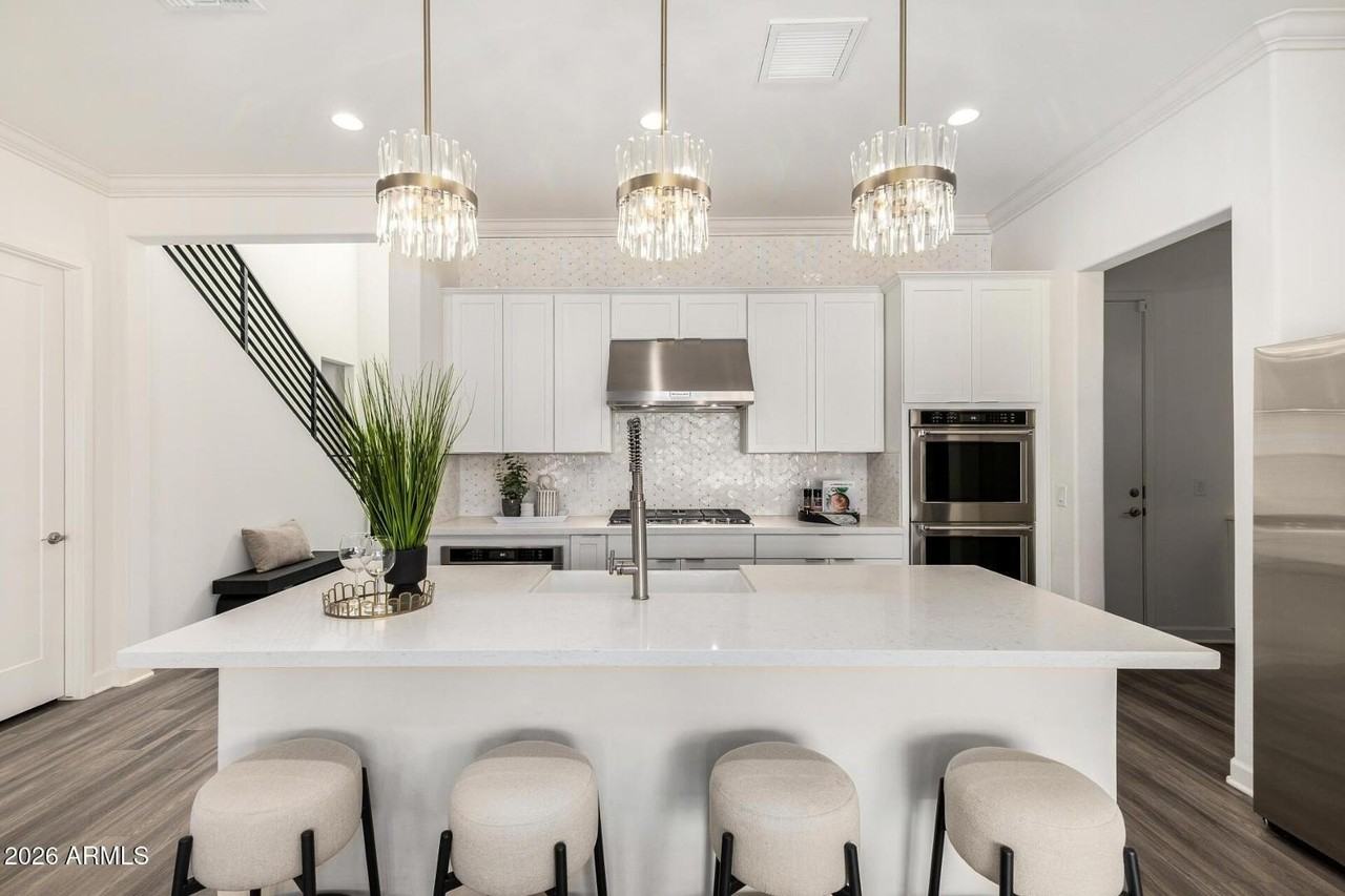 11048 E Utah Ave - Photo 4 of 36