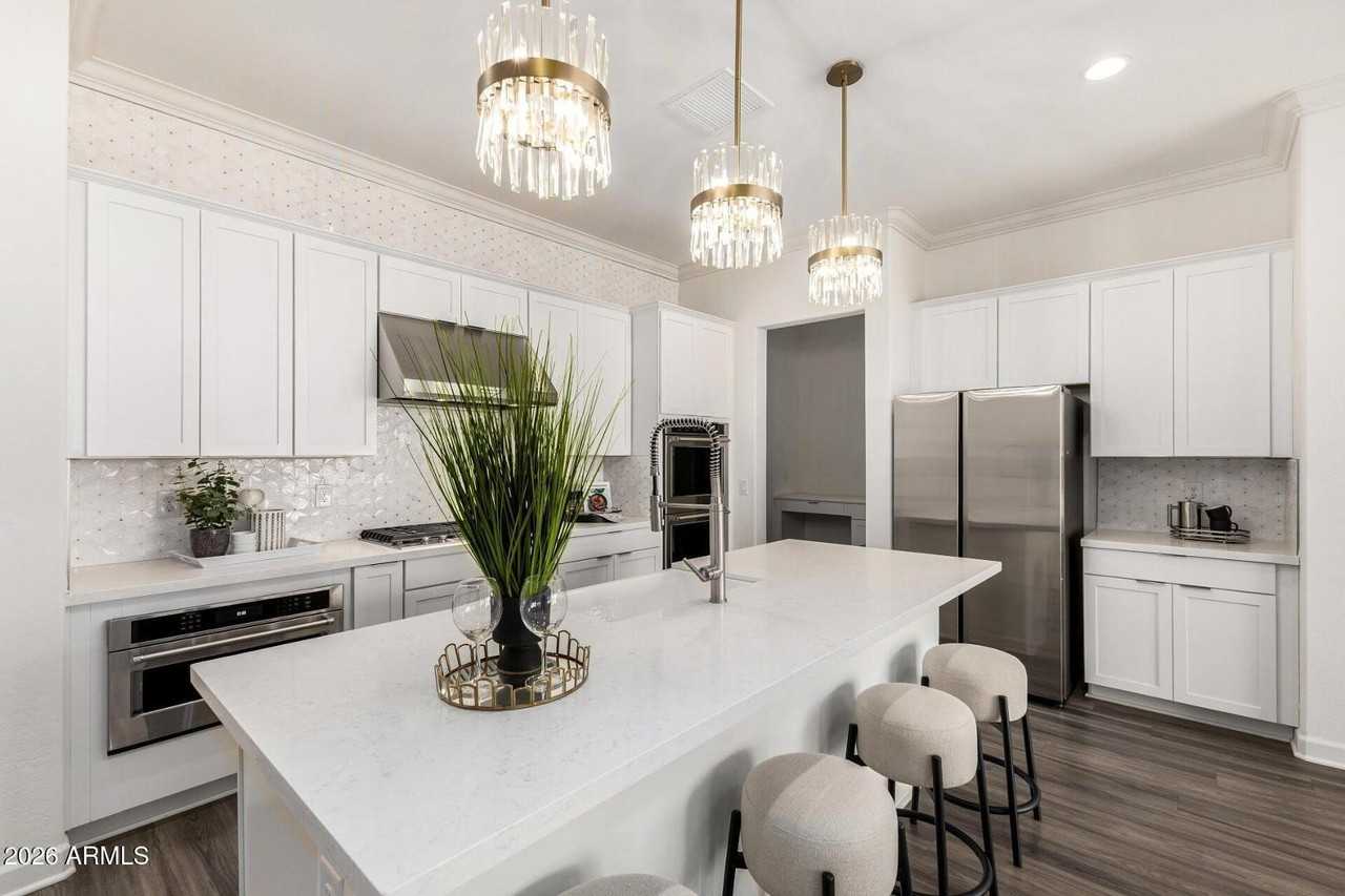 11048 E Utah Ave - Photo 5 of 36