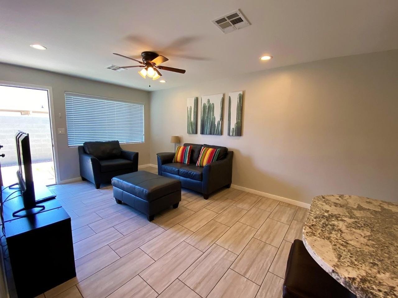 33 N Hobson #B - Photo 4 of 16