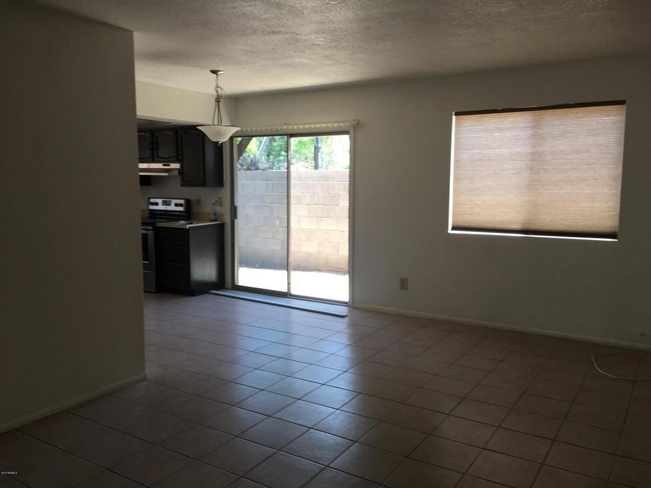 2813 N Evergreen St - Photo 5 of 15