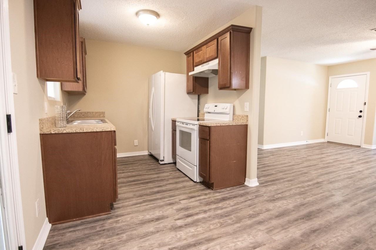 7817 Walnut Dr - Photo 4 of 18